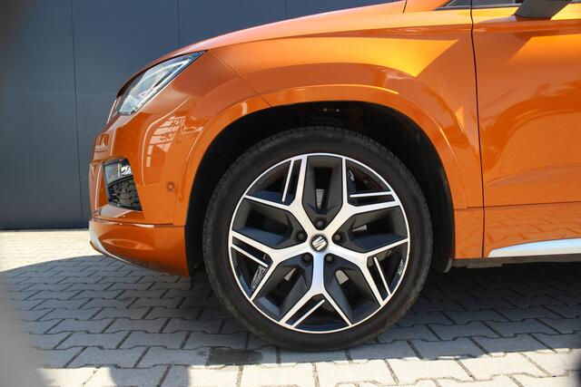 Seat ATECA 2.0 EcoTSI FR 4DRIVE Business Intense | Incl. 12 maanden garantie | Trekhaak | 360 camera | Parkeersensoren | Schuif/kantel dak | Climate control | Cruise control | Apple Carplay/Android Auto | Airco | Bluetooth | Elektrische kofferklep | Lichtmetalen velgen