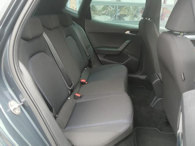 Seat Arona 1.0 TSI FR Business Connect + Navigatie + Camera + LED etc. etc.