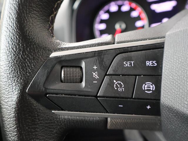 Seat Arona 1.0 TSI Style | 95 PK | Trekhaak | Apple CarPlay / Android Auto | Parkeersensoren achter |