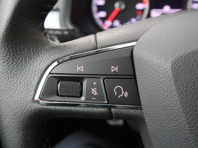 Seat Arona 1.0 TSI Style | 95 PK | Trekhaak | Apple CarPlay / Android Auto | Parkeersensoren achter |