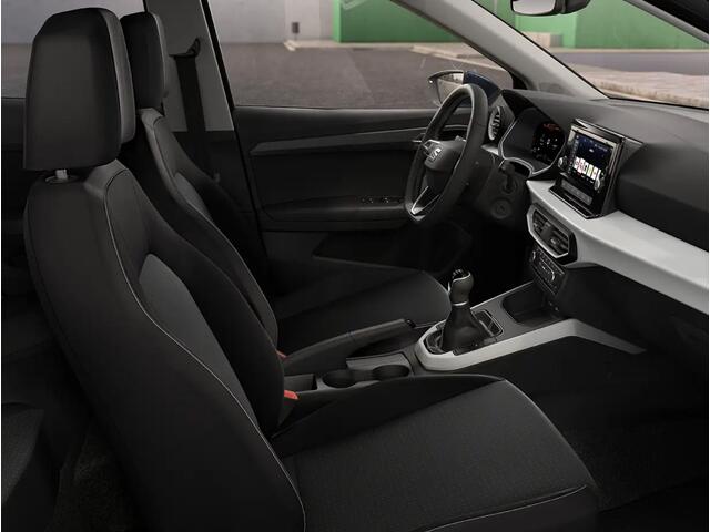 Seat Arona 1.0 EcoTSI Style / Parkeersensoren achter / Airconditioning automatisch / Apple CarPlay /