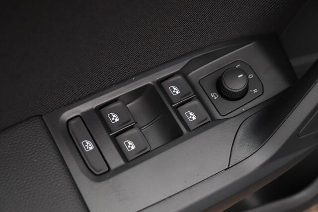 Seat Arona 1.0 TSI FR Business Connect Black Edition | Achteruitrijcamera | Adaptieve Cruise Control | Keyless Entry/go | Stoelverwarming