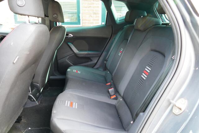 Seat Arona 1.0 TSI FR Xcellence Intense. Navi, Camera, Clima, Cruise, Haak 1100kg