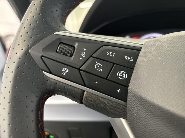 Seat Arona 1.0 Tsi 95pk FR · Apple/Android Car Play · P-Sensoren · ACC · DAB · 17'' Inch · Garantie t/m 01-04-2028 of 80.000km