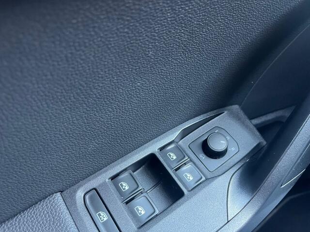 Seat Arona 1.0 TSI Style Business Intense Plus / FULL LED / ACC / NAVI / KEYLESS / BLIND SPOT / STOELVERWARMING / APPLE CARPLAY / ANDROID AUTO /