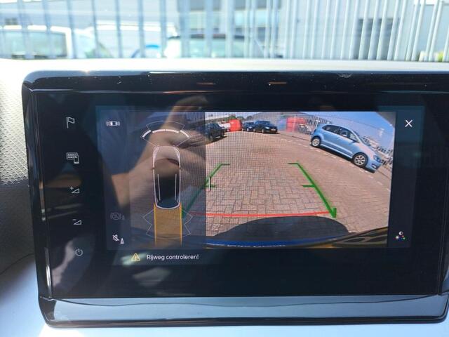 Seat Arona 1.0 TSI FR Business Intense / Navigatie / Digitaal dashboard / App connect / Climate controle / Camera / Parkeer sensoren V+A /