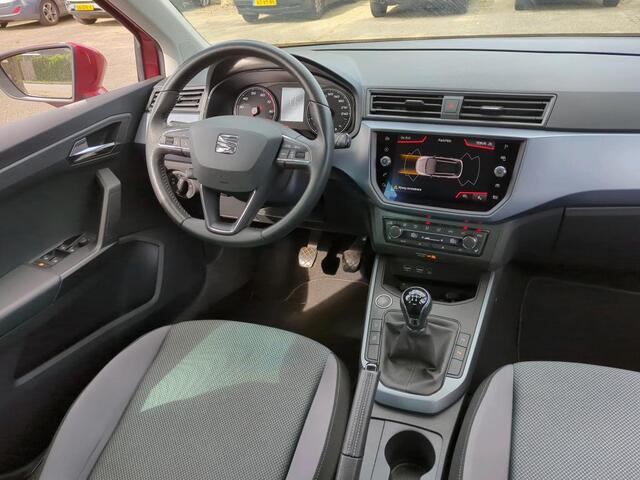 Seat Arona 1.0 TSI 95pk Style Business Intense / Stoelverwarming voor / Achteruitrij camera / 17'' LM velgen / Navigatie / Carplay