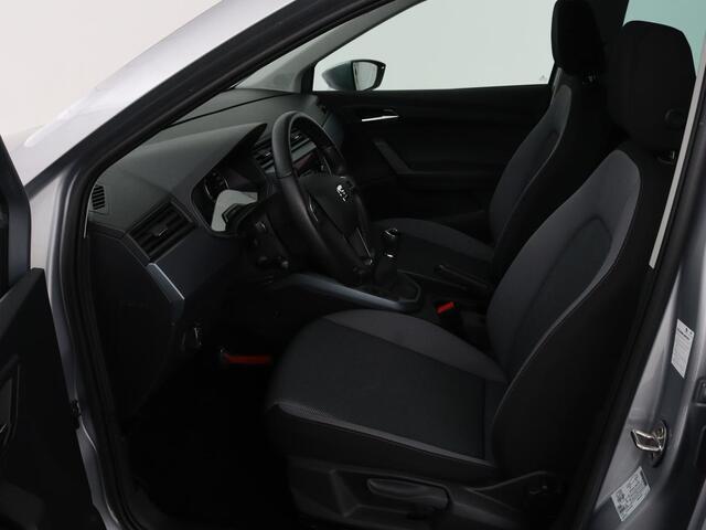 Seat Arona 1.0 TSI Style Intens | 110pk | Adaptive cruise | Camera | Carplay | Climate control | Keyless | Park Assist | DAB | Bluetooth