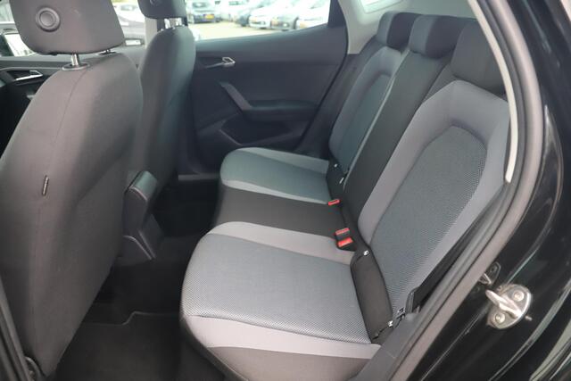 Seat Arona 1.6 TDI Style Business Intense Trekhaak Virtual Cockpit Beats Audio Adaptive Cruise Navigatie Achteruitrijcamera Blind Spot Stoelverwarming