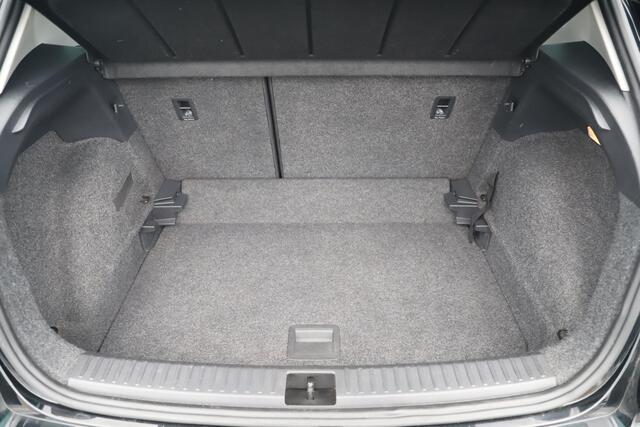 Seat Arona 1.6 TDI Style Business Intense Trekhaak Virtual Cockpit Beats Audio Adaptive Cruise Navigatie Achteruitrijcamera Blind Spot Stoelverwarming