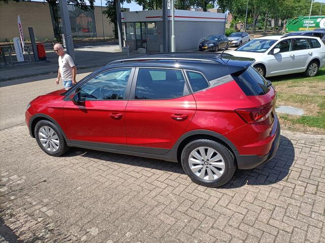 Seat Arona 1.0 Style Buss, Navi,Trekhk afn,Camera,Park a