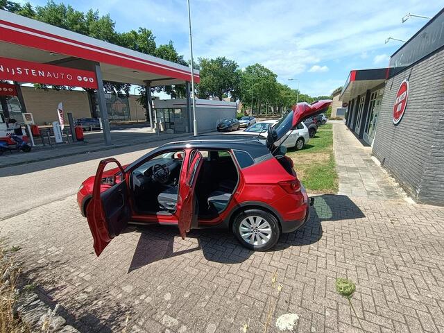 Seat Arona 1.0 Style Buss, Navi,Trekhk afn,Camera,Park a