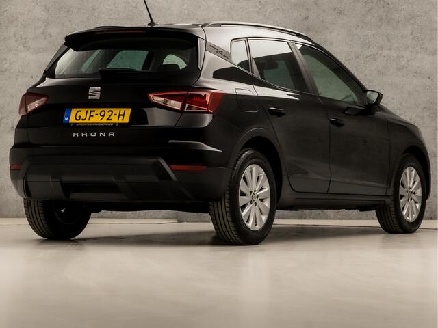Seat Arona 1.0 TSI Xcellence Business Sport Automaat (GROOT NAVI, APPLE CARPLAY, PARKEERSENSOREN, CRUISE, CLIMATE, GETINT GLAS, SPORTSTOELEN, NIEUWE APK, NIEUWSTAAT)