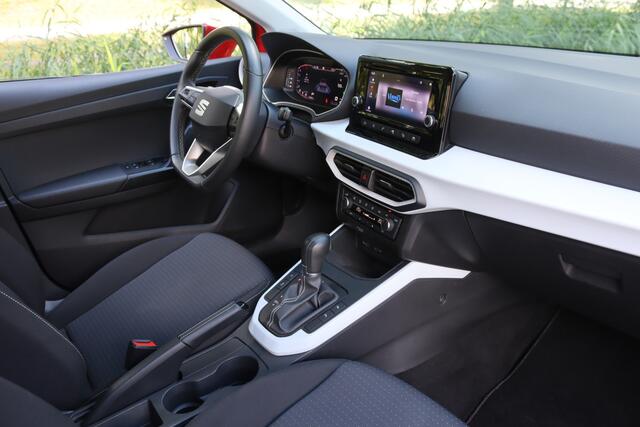 Seat Arona 1.0 TSI Style Business Matrix LED/Camera/Keyless/Acc/Ecc/App-Connect/17"