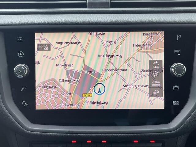 Seat Arona 1.0 TSI Xcellence Business Intense Automaat / Achteruitrijcamera / Verwarmde Voorstoelen / Keyless Entry & Start / Adaptieve Cruise Control / Alcantara Bekleding / Navigatie full map / Apple Carplay & Android Auto / Climate Control /