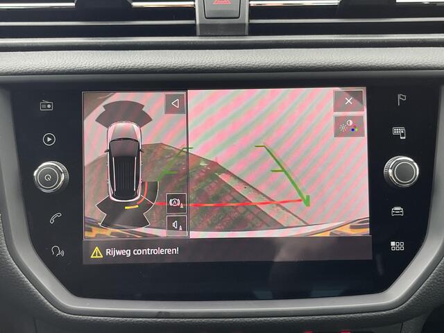 Seat Arona 1.0 TSI Xcellence Business Intense Automaat / Achteruitrijcamera / Verwarmde Voorstoelen / Keyless Entry & Start / Adaptieve Cruise Control / Alcantara Bekleding / Navigatie full map / Apple Carplay & Android Auto / Climate Control /