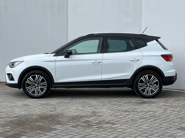 Seat Arona 1.0 TSI Xcellence Business Intense Automaat / Achteruitrijcamera / Verwarmde Voorstoelen / Keyless Entry & Start / Adaptieve Cruise Control / Alcantara Bekleding / Navigatie full map / Apple Carplay & Android Auto / Climate Control /