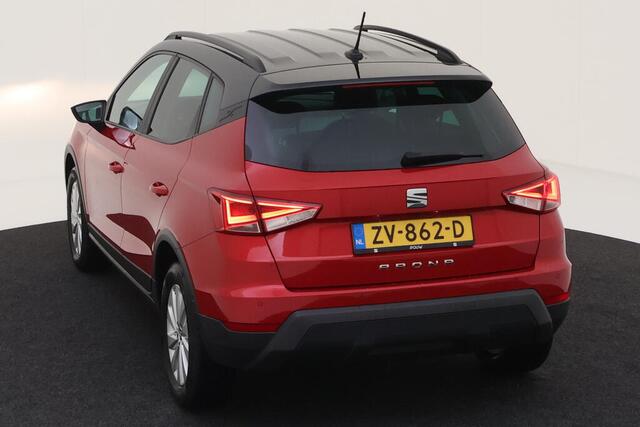 Seat Arona 1.0 TSI 95pk Style Business Intense / Zwart Dak / Navigatie / Camera / Climate Control / 16" LMV
