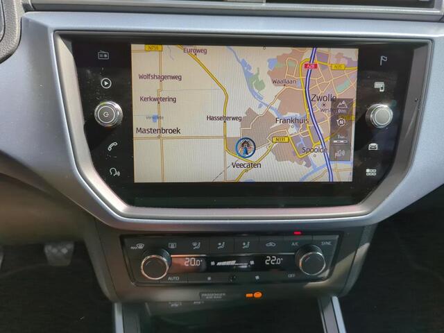 Seat Arona 1.0 TSI 95pk Style Business Intense / Zwart Dak / Navigatie / Camera / Climate Control / 16" LMV