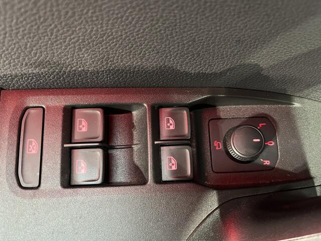 Seat Arona 1.0 TSI FR / AUTOMAAT/ FULL LINK/ NAVI/ LED/ ALCANTARA/ PARK. SENSOREN + CAMERA/ CLIMA/ 17" LMV/ RIJ-MODI