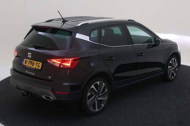 Seat Arona 1.0 TSI FR Business Intense / PARK. SENSOREN/ TREKHAAK/ LED PLUS/ NAVI/ VIRTUAL COCKPIT/ GETINT GLAS/ LEDER & ALCANTARA/ 18" LMV