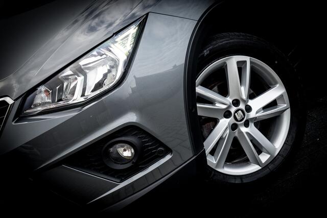 Seat Arona 1.0 116 PK TSI FR Business Intense | Clima | 39 DKM | Trekhaak | | Two tone-kleur | Clima | Navi | PDC | 17 INCH LMV |