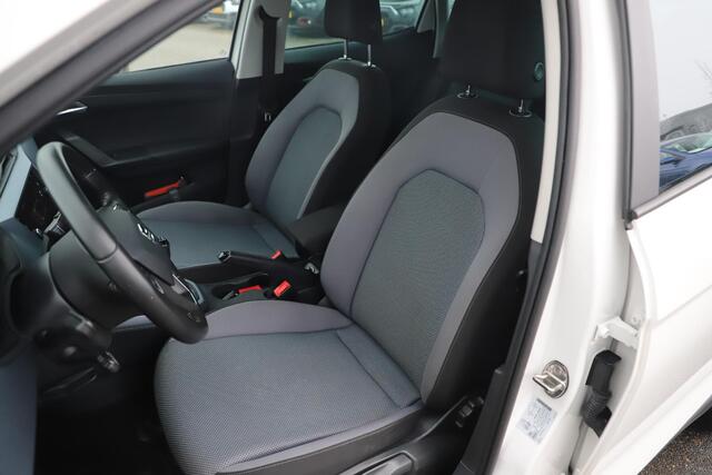 Seat Arona 1.0 TSI Style Business Intense 95PK Keyless Adaptive Cruise Navigatie Achteruitrijcamera Carplay Android Climate Control 16 inch LMV