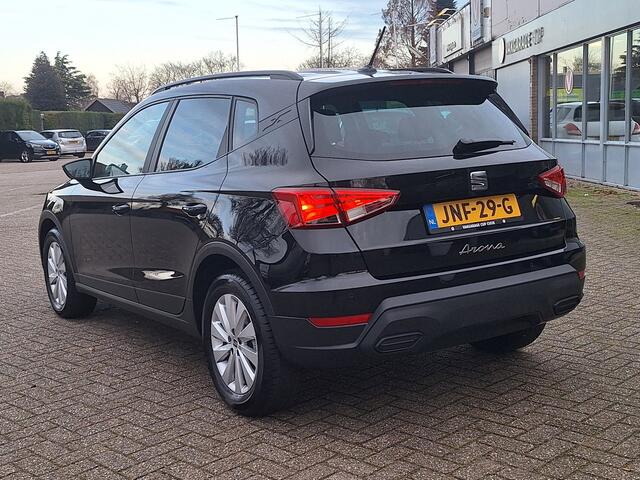 Seat Arona 1.0 EcoTSI Style Business Connect Airco/Navigatie/Cruisecontrol/Parkeersensoren/Draadloos laden van telefoon