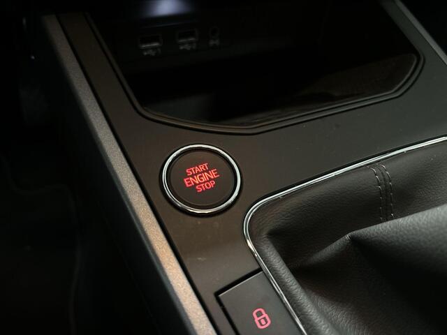 Seat Arona 1.0 TSI 95pk Style Business Intense · Camera · Apple/Android Car Play · Trekhaak · Stoelverwarming · P-Sensoren · Keyless · Navigatie · 16'' Inch ·