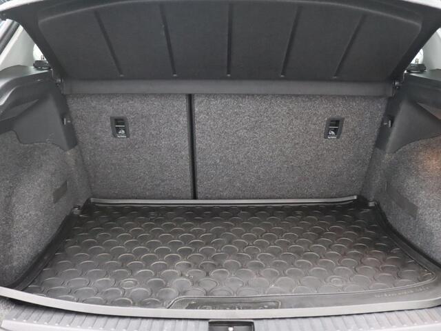 Seat Arona 1.0 TSI Xcellence Business Intense 115PK Trekhaak, 17" LM Velgen, Full LED Koplampen, Stoelverwarming, Cruise Controle, Parkeersensoren achter, Clima, Navi