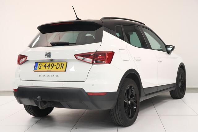 Seat Arona 1.0 TSI Style Business Intense | Camera | Trekhaak | Stoelverwarming | Navigatie | Climate control | Dodehoek detectie |