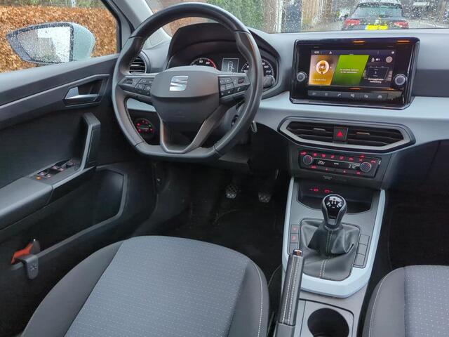Seat Arona 1.0 TSI Style Parkeersensoren / Airco (Clima) / LED verlichting / Full-Link / App-connect
