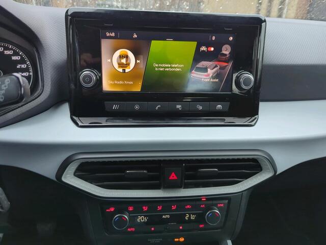 Seat Arona 1.0 TSI Style Parkeersensoren / Airco (Clima) / LED verlichting / Full-Link / App-connect