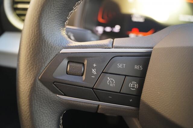 Seat Arona 1.0 TSI Style -NAVI-ECC-DIGI-CAM-PDC-