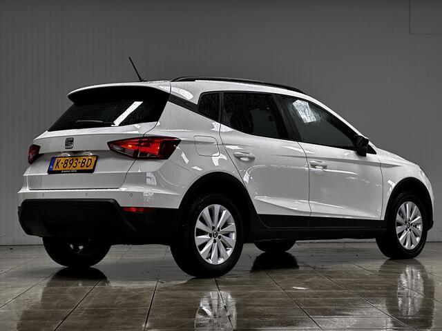 Seat Arona 1.0 TSI Style Business Intense/ Camera/ 16'' LMV/ Keyless/ Dode-Hoek DET./ Apple + Android/ Navi/ DAB+/ Clima/ Adaptive Cruise/ Bluetooth/ Armsteun/ Multi. LEDER. Stuur/ Mistl./ PDC V+A/ Extra getint Glas/ Dakrails.