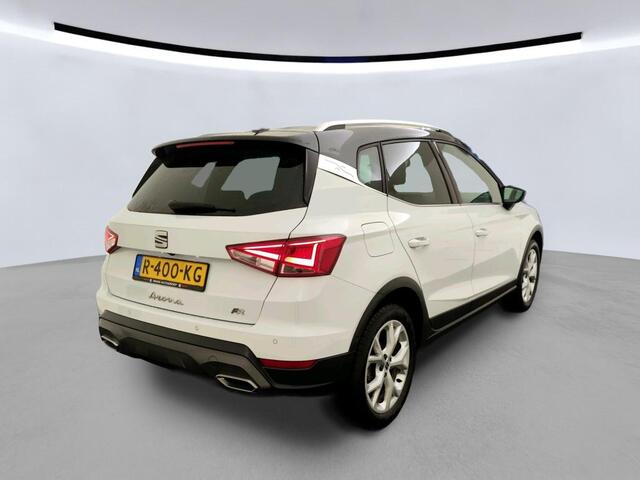 Seat Arona 1.5 TSI EVO 150pk DSG FR Business Intense / LED / App-Connect / Climate Control / Camera / Donker glas / 17" LMV