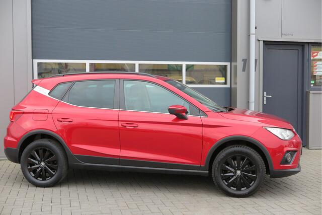 Seat Arona 1.0 TSI 95PK Xcellence Launch Edition Navigatie , Parkeersensoren , Climate control, Lichtmetalen velgen. .