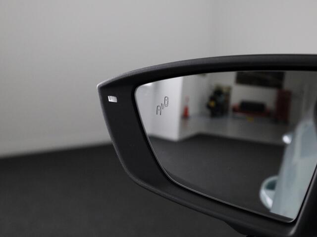 Seat Arona FR Business Connect 1.0 EcoTSI 70 kW / 95 PK SUV 5 | Bucket Seats | 18 inch Velgen 'Performance Machined' | Stoelverwarming | Adaptive Cruise Control | Achteruitrij Camera | Sensoren V+A