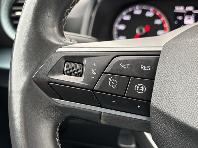 Seat Arona 1.0 TSI Xperience / Airco (automatisch) / Voorstoelen verwarmd / Apple Carplay/Android Auto /