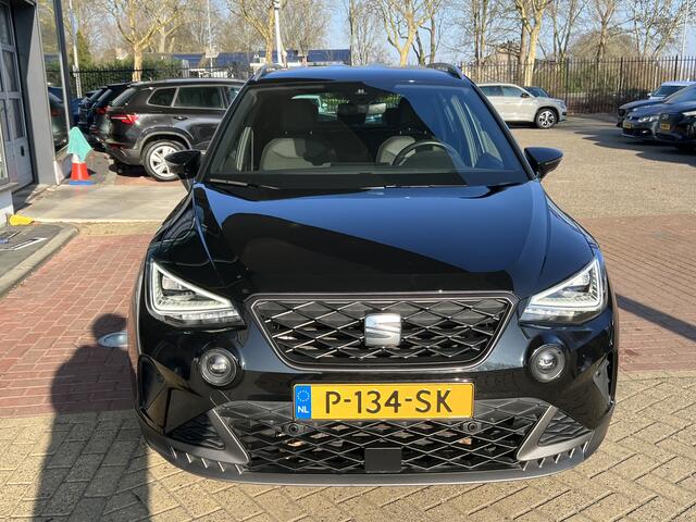 Seat Arona 1.0 TSI FR Business Intense / Alcantara / Led / Virtual cockpit / Camera