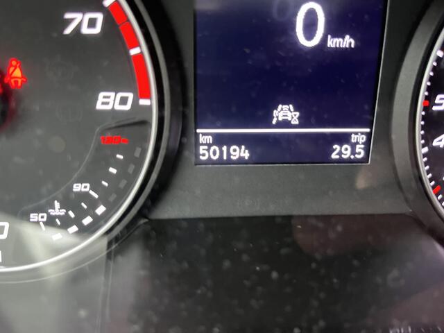 Seat Arona 1.0 TSI Style Business Intense / KEYLESS/ PARK. SENSOREN + CAMERA/ CRUISE/ NAVI/ FULL LINK/ CLIMA/ DAB/ DODE HOEK