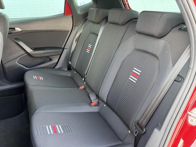 Seat Arona 1.0 TSI FR / Dealer onderhouden / Eerste eigenaar / Trekhaak ( 1100 kg ) / Apple Carplay/Android Auto / Airco (automatisch) /