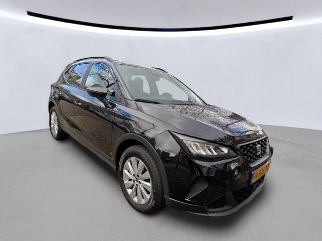 Seat Arona 1.0 TSI Style Business Intense / Digitaal dashboard / Navigatie / App connect / Climate controle / Parkeersensoren achter /