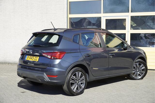 Seat Arona 1.0 TSI Style BJ2022 Lmv 17" | Led | Pdc | App-Connect | Climate control | Cruise control | Getint glas