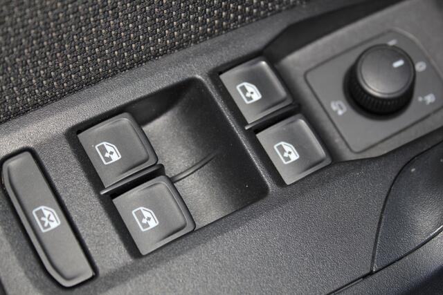 Seat Arona 1.0-115pk TSI Xcellence Business Intense AUTOMAAT ! Gun uzelf het plezier en comfort van een automaat ! Autm. airco dual, cruise cntrl, LM wielen, keyless entry-keyless go, camera, parkeersensoren v en a, dodehoek ass., LED verl., navigatie, telefoonvoorb