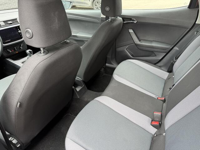 Seat Arona 1.0 TSI Reference / Trekhaak / Navigatie / Camera / Cruise Control / Stoelverwarming / Bluetooth / PDC Voorzijde / Airco /