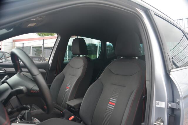 Seat Arona 1.5 TSI EVO FR Business Intense | Navigatie | Parkeer Sensoren | LED | Stoelverwarming | NL auto!! |