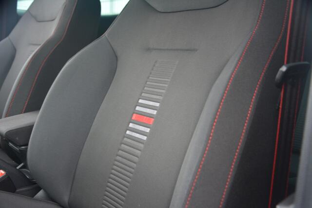 Seat Arona 1.5 TSI EVO FR Business Intense | Navigatie | Parkeer Sensoren | LED | Stoelverwarming | NL auto!! |