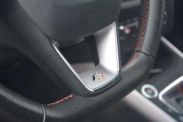 Seat Arona 1.5 TSI EVO FR Business Intense | Navigatie | Parkeer Sensoren | LED | Stoelverwarming | NL auto!! |