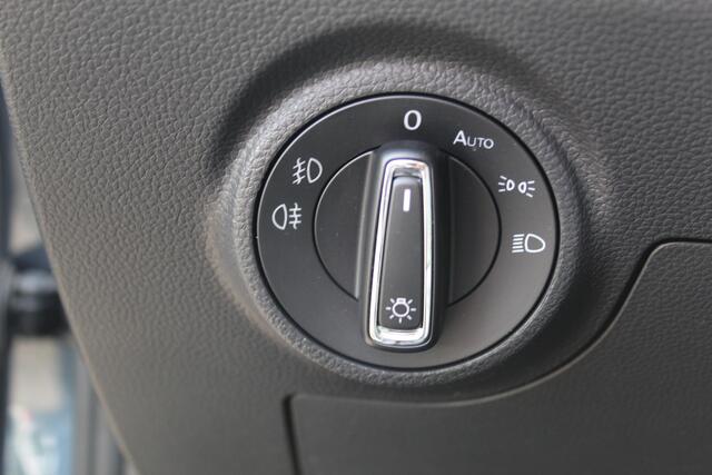 Seat Arona 1.0-115pk TSI Style Business Intense AUTOMAAT ! Gun u het comfort van een automaat ! Volautm. airco dual, stoelverwarming, cruise control, LM wielen, metallic lak